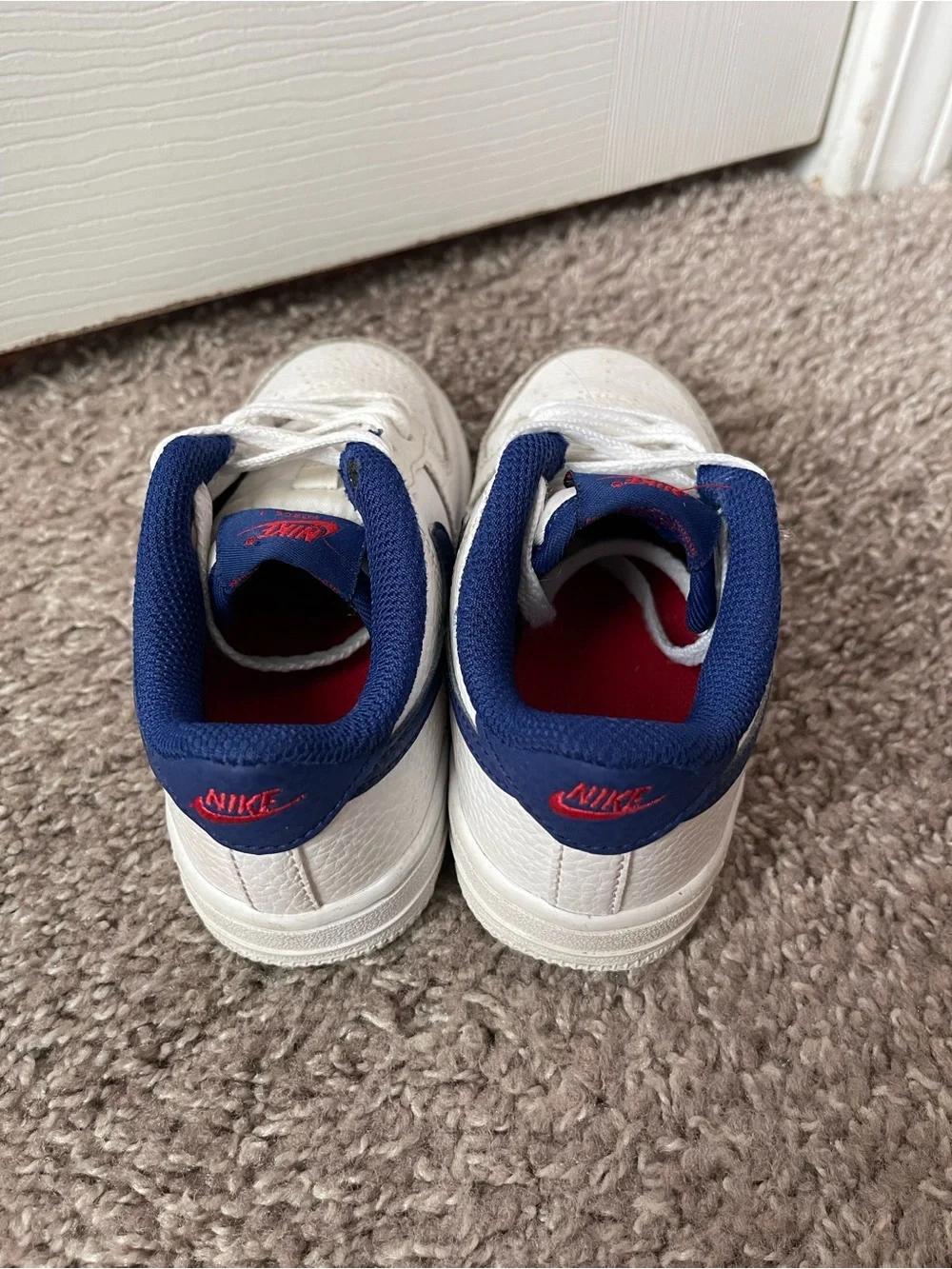 💥Mix &Match -5 for $25💥 Nike Kids White and Navy Low-Top Sneakers